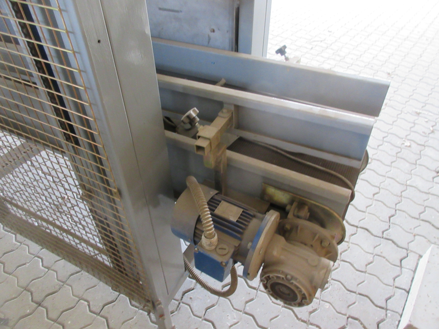 5744 Saclark net bagger with Daumar Weigher