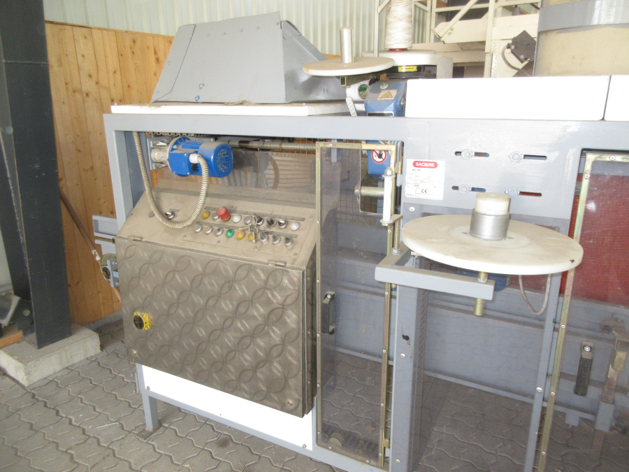 5744 Saclark net bagger with Daumar Weigher