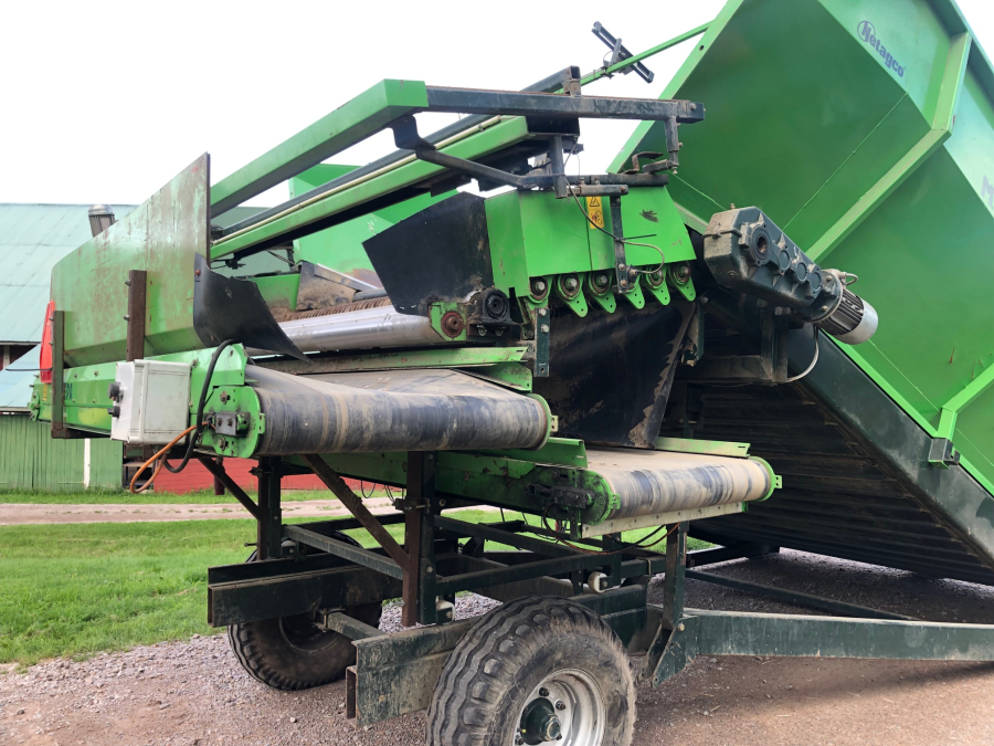 5749 Miedema SB1151 receiving hopper