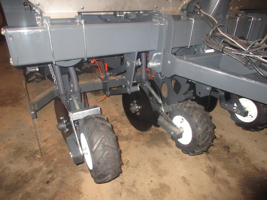 5750 Miedema CP42 potato planter NEW
