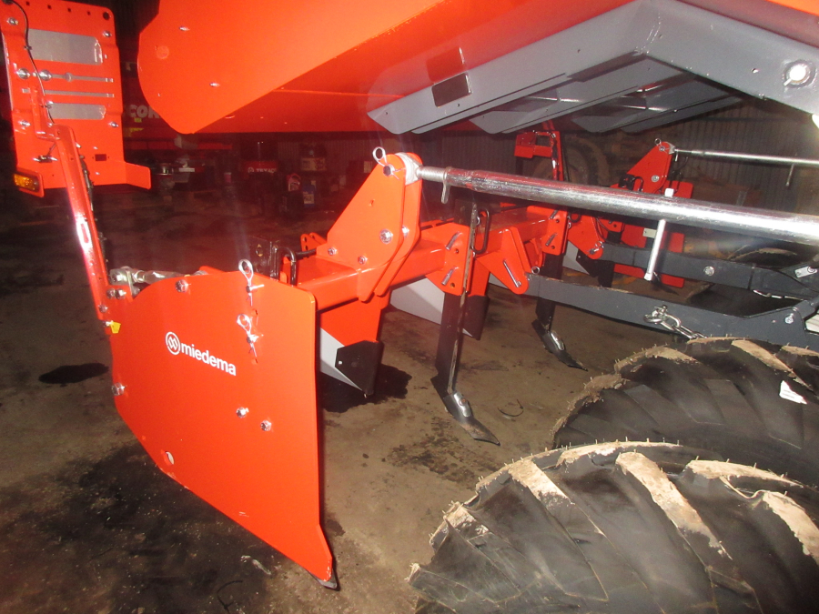 5750 Miedema CP42 potato planter NEW