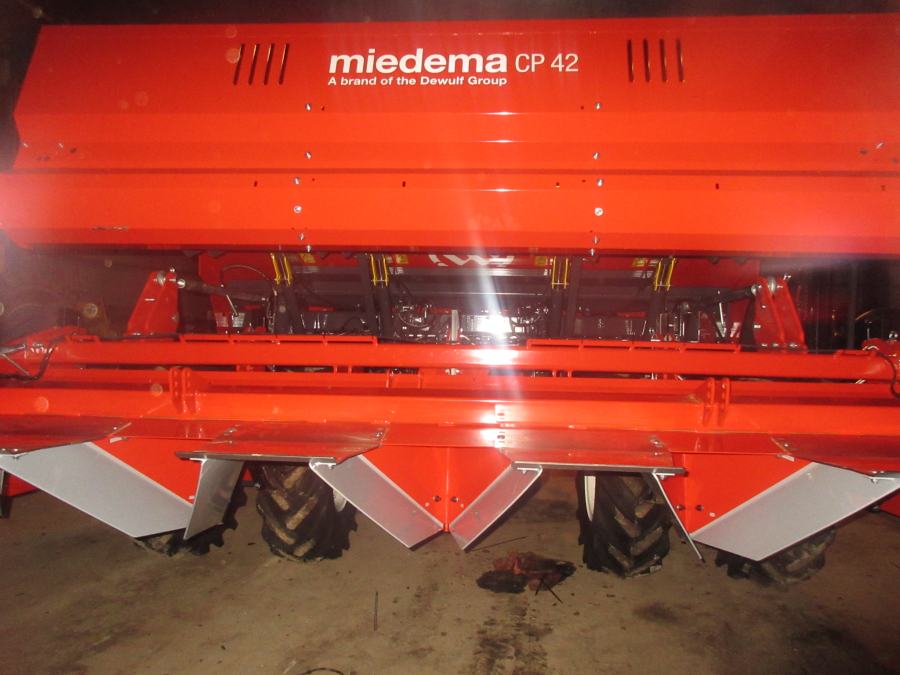 5750 Miedema CP42 potato planter NEW