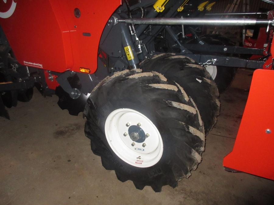 5750 Miedema CP42 potato planter NEW