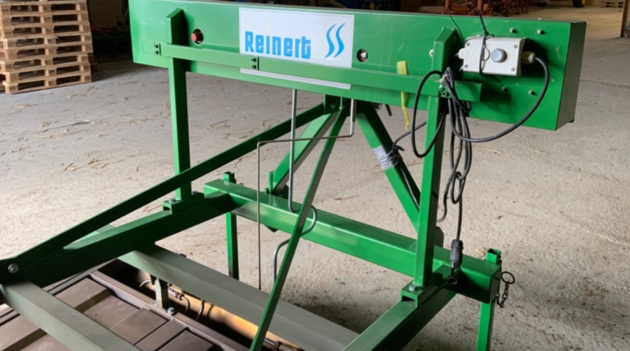 5766 Reinert weed burner for bed