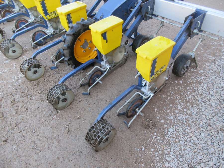 5786 Nibex precision seeder 9 Row