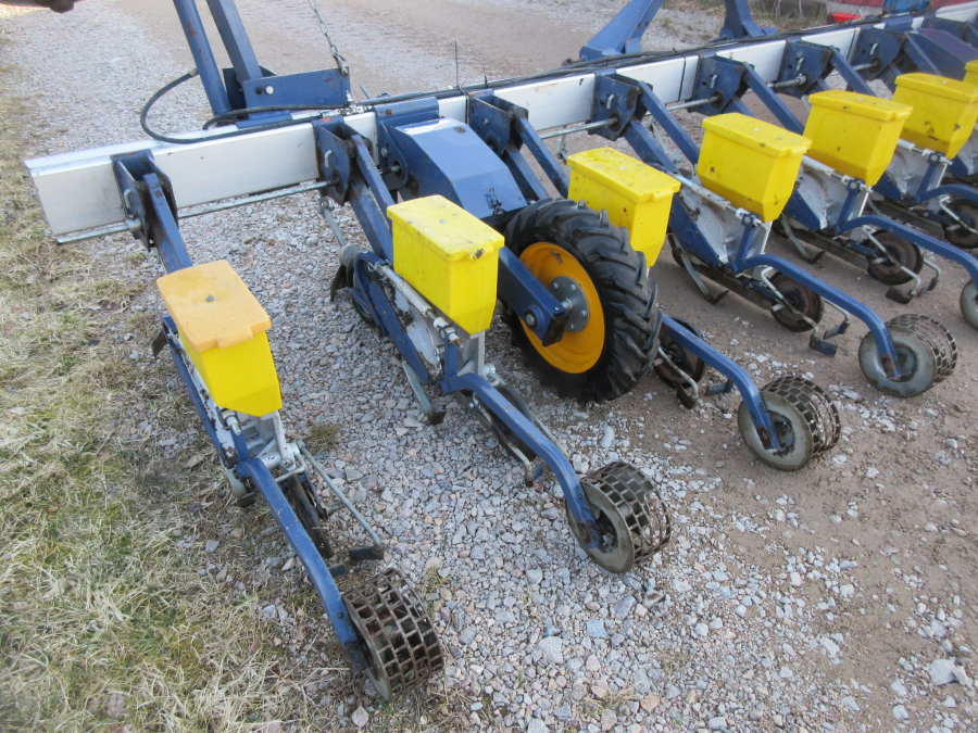 5786 Nibex precision seeder 9 Row