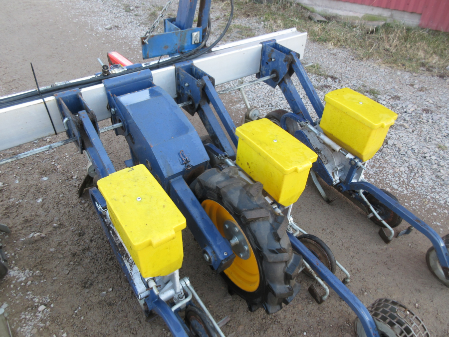 5786 Nibex precision seeder 9 Row
