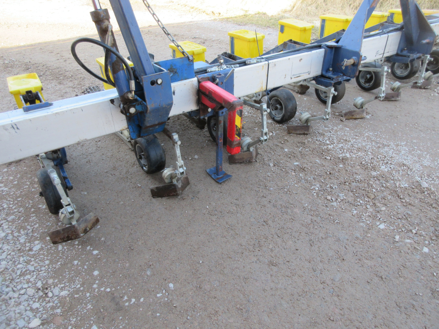 5786 Nibex precision seeder 9 Row