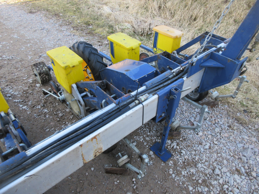 5786 Nibex precision seeder 9 Row