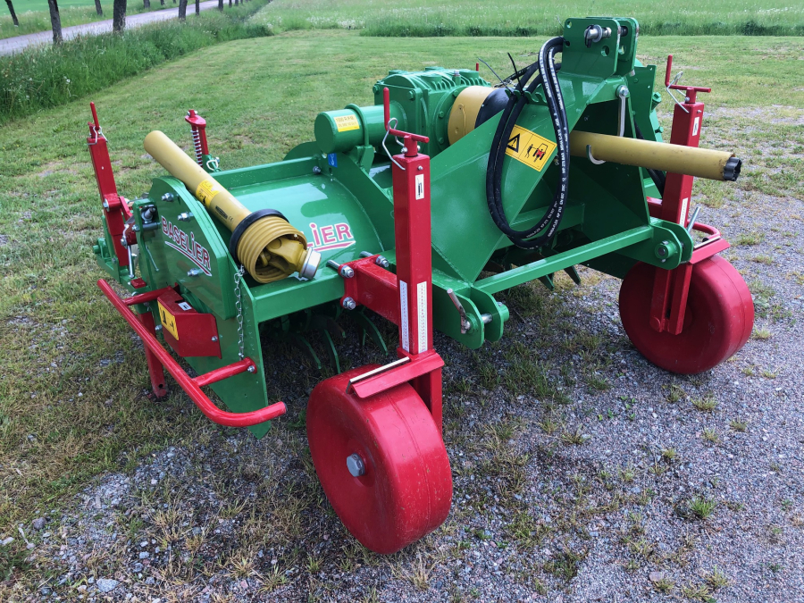 5803 Baselier cultivator with bedformer diabolo roller