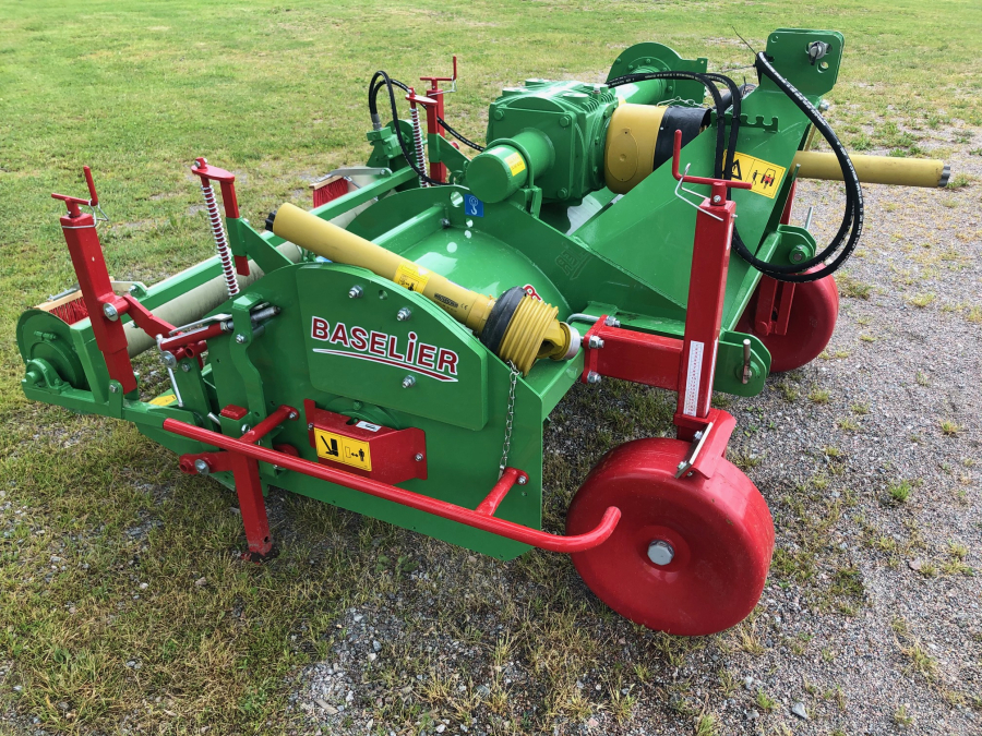 5803 Baselier cultivator with bedformer diabolo roller