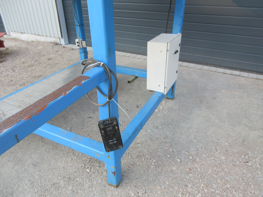5811 Newtec 2009XB linear weigher