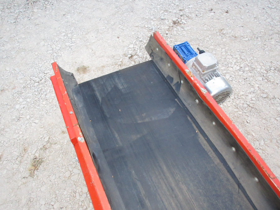 5834 EKKO plain conveyor belt 3200x550 mm