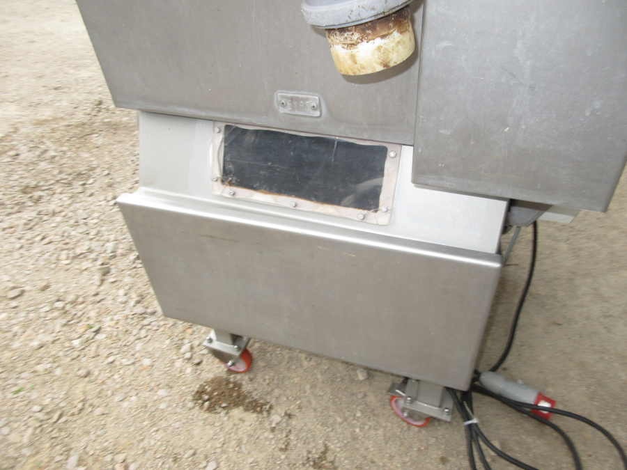 5857 Sormac PO-30 Bell pepper decoring machine