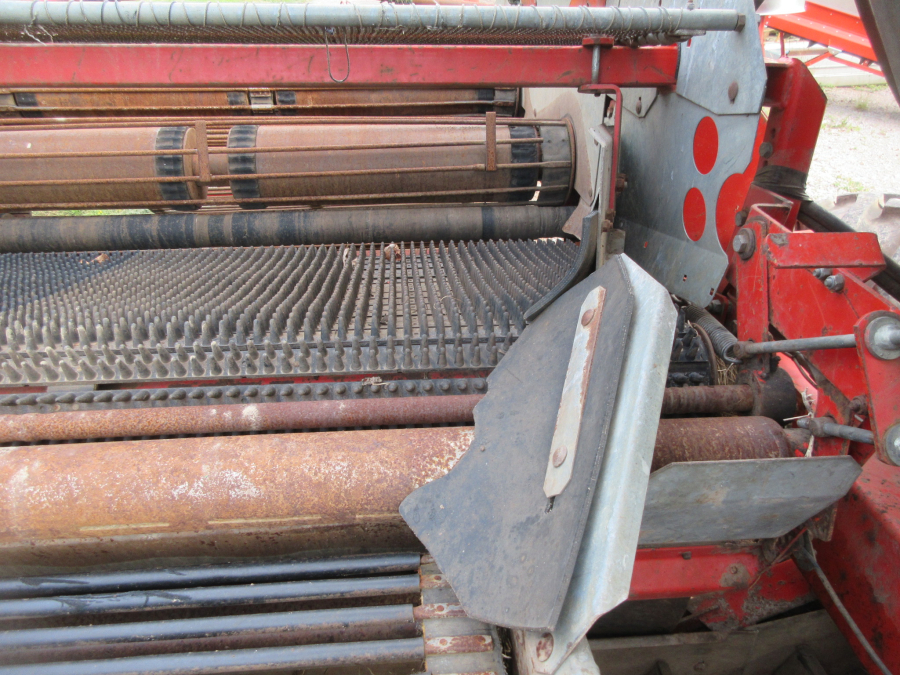 5861 Kverneland underhaug UN2200 onion loader