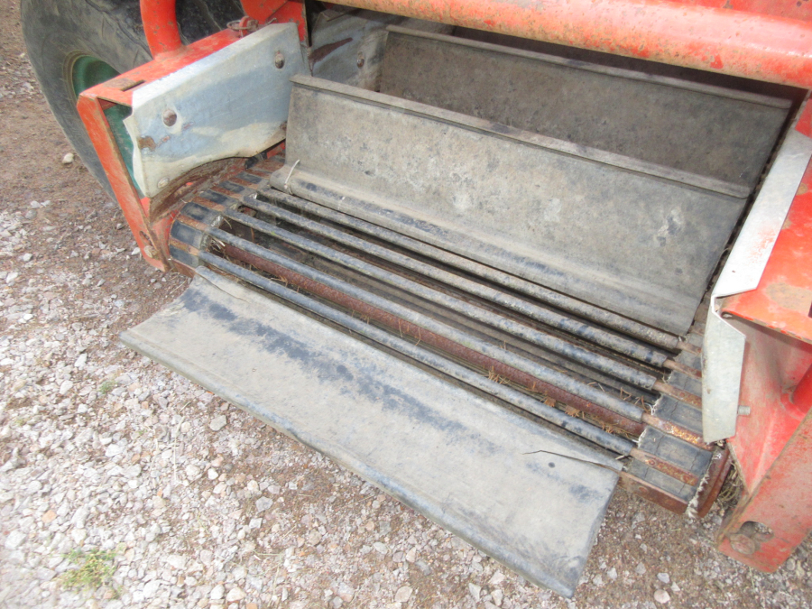 5861 Kverneland underhaug UN2200 onion loader