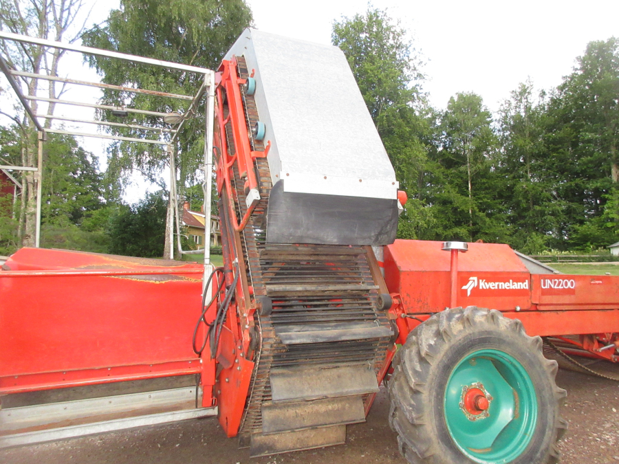 5861 Kverneland underhaug UN2200 onion loader
