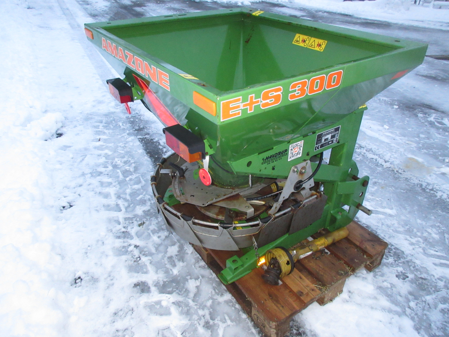 5866 Amazone E+S 300 salt spreader sand 