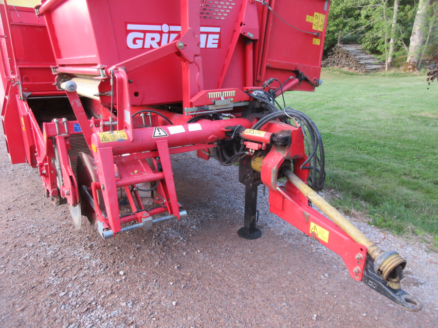5869 Grimme SE 75-30 potato harvester