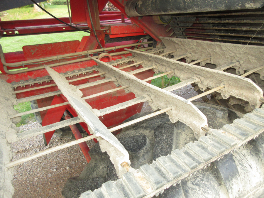 5869 Grimme SE 75-30 potato harvester