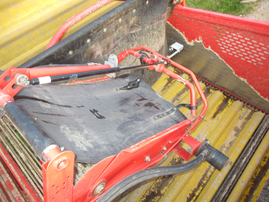 5869 Grimme SE 75-30 potato harvester