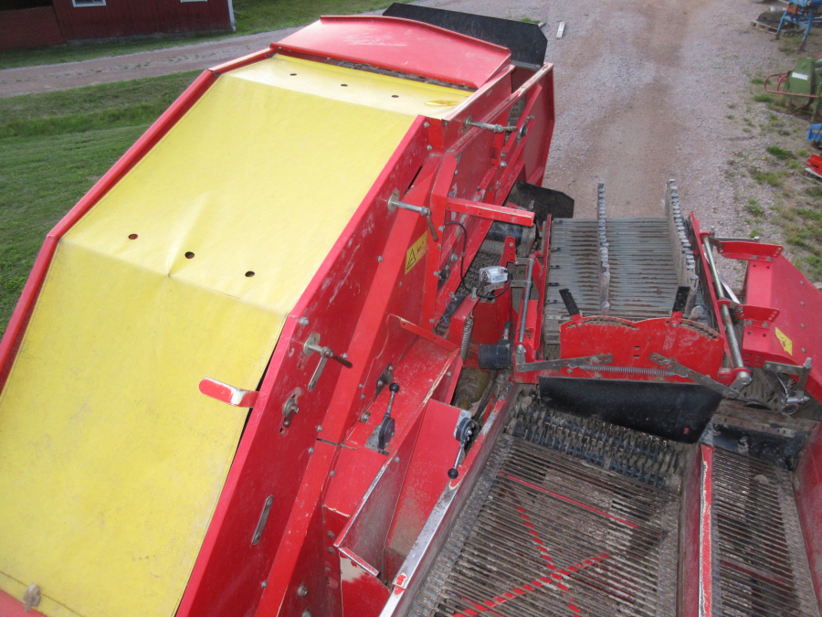 5869 Grimme SE 75-30 potato harvester