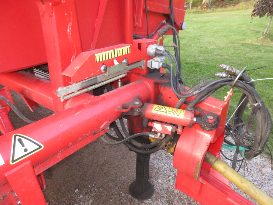 5870 Grimme SE75-30 potato harvester