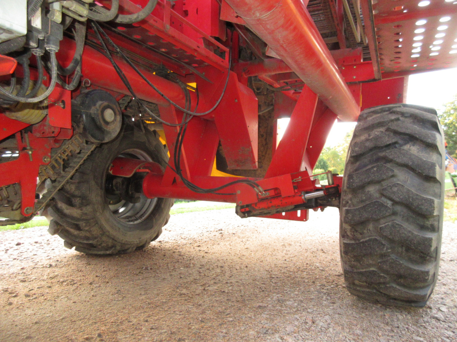 5870 Grimme SE75-30 potato harvester