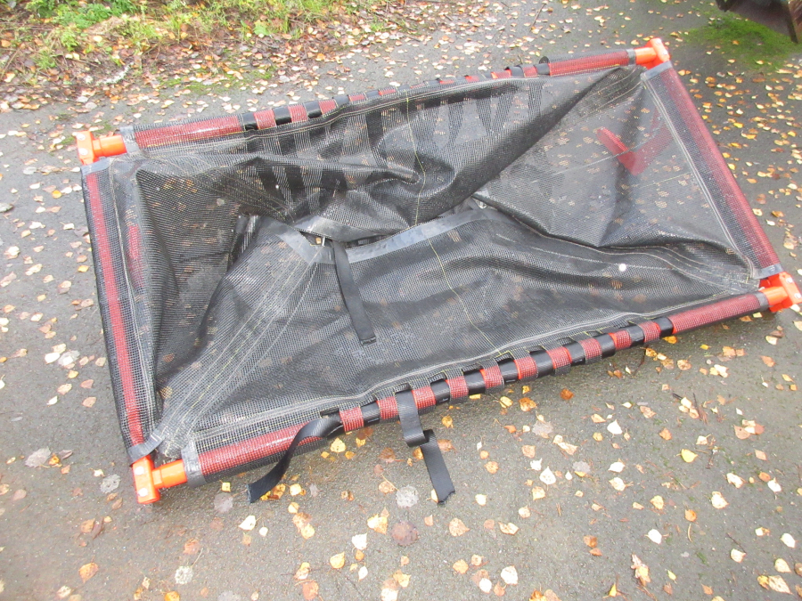 5896 Dewulf GBC carrot harvester with bunker