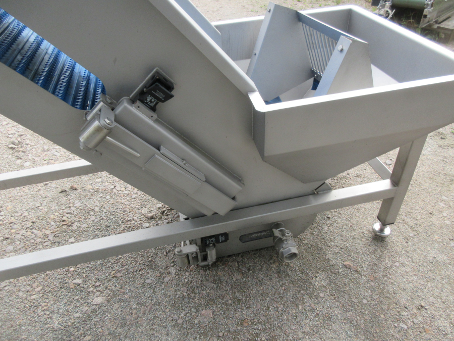 5921 Limas elevator 3700x400 mm STAINLESS STEEL