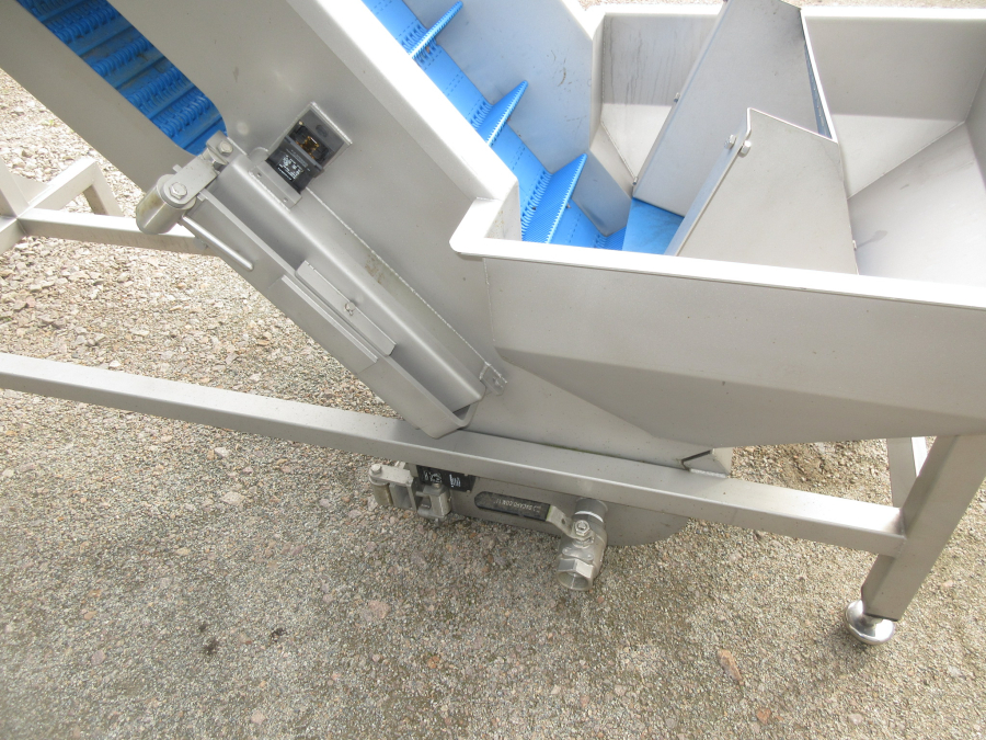 5921 Limas elevator 3700x400 mm STAINLESS STEEL