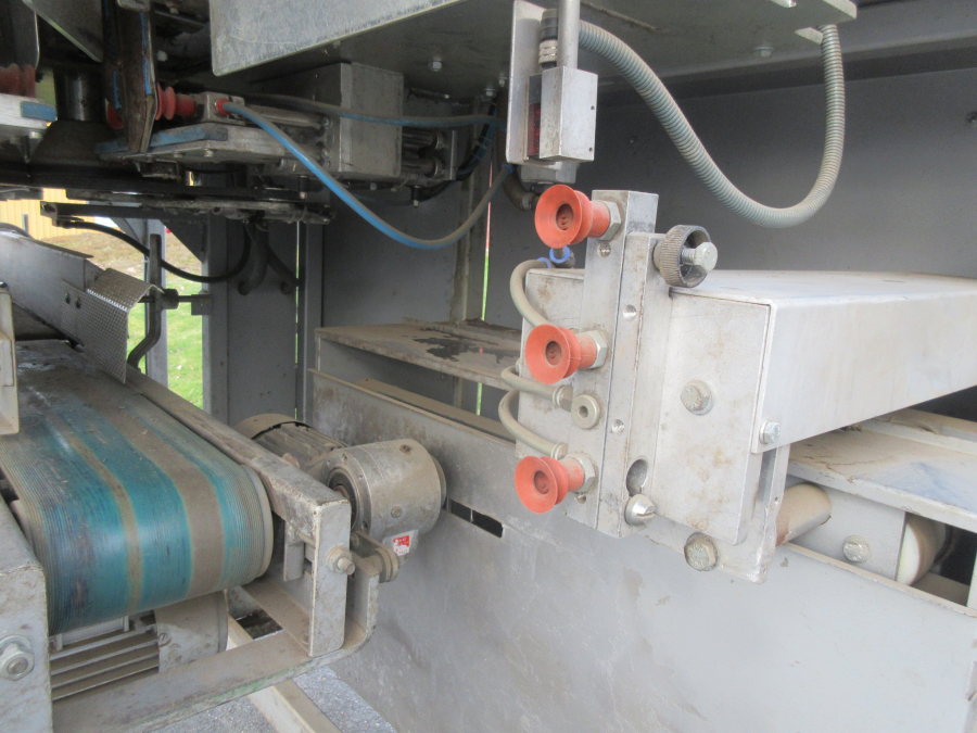 5930 Upmatic 4315 paper bagger