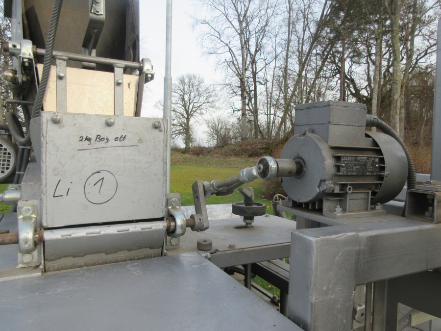 5930 Upmatic 4315 paper bagger