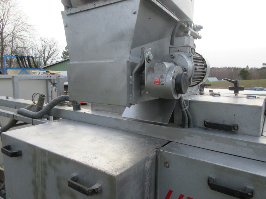 5930 Upmatic 4315 paper bagger
