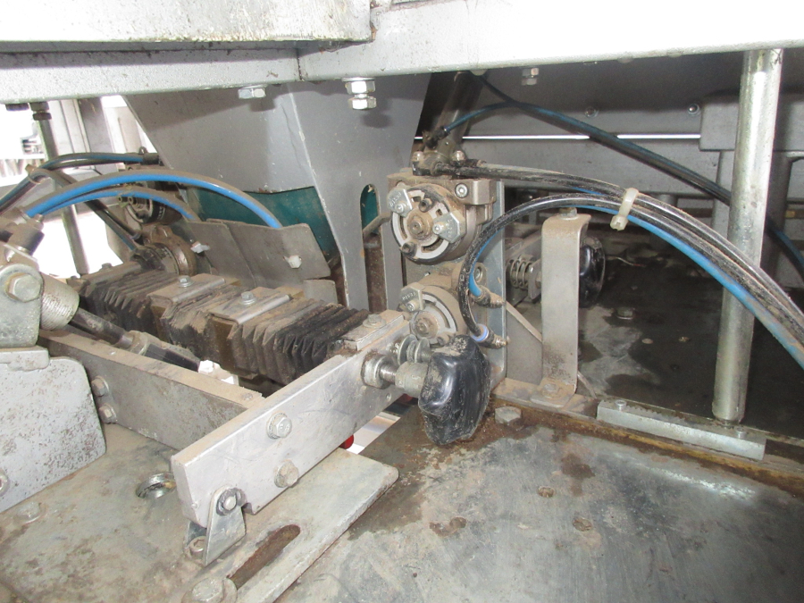 5930 Upmatic 4315 paper bagger