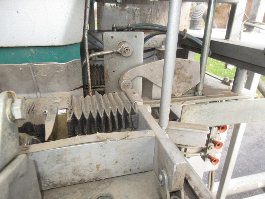 5930 Upmatic 4315 paper bagger