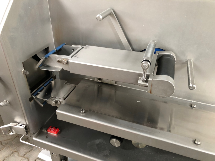 5933 Sormac BSM-150 belt slicer