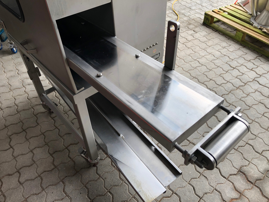 5933 Sormac BSM-150 belt slicer