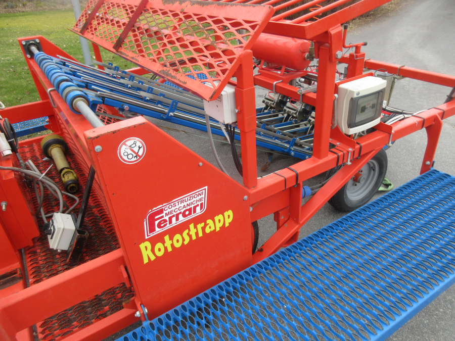 5942 Ferrari Pflanzmaschine Rotostrapp 4 Reihen