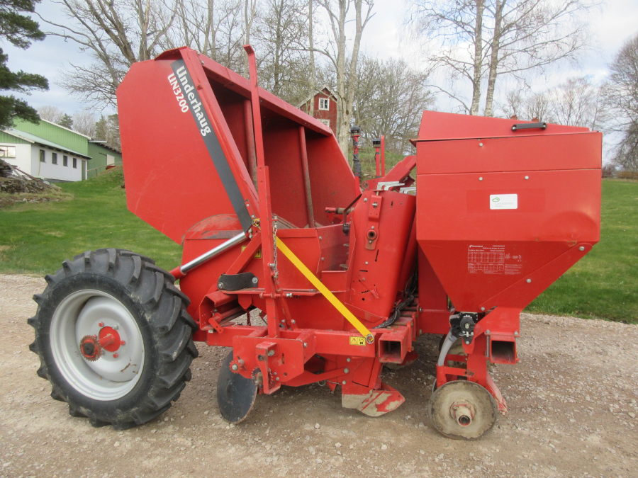 5943 Kverneland Underhaug UN3200 potato planter