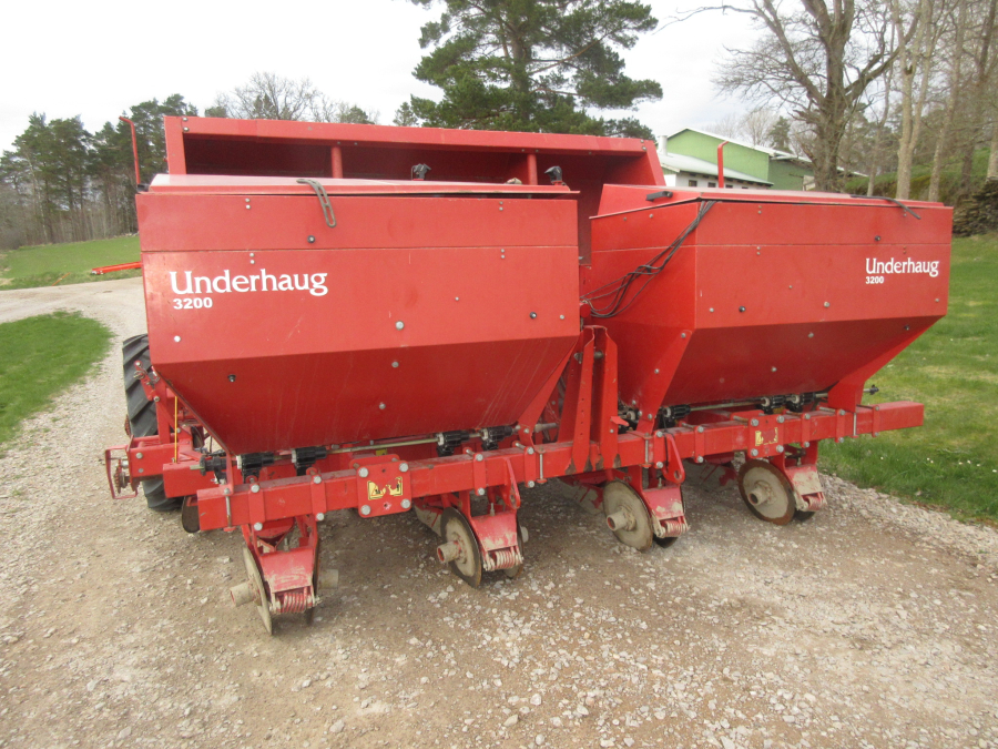 5943 Kverneland Underhaug UN3200 potato planter