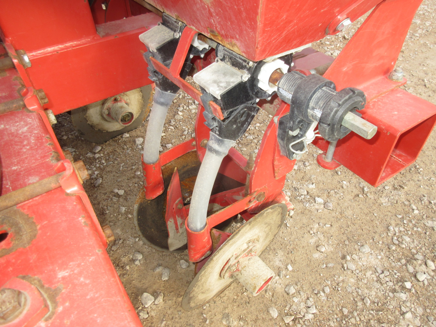 5943 Kverneland Underhaug UN3200 potato planter