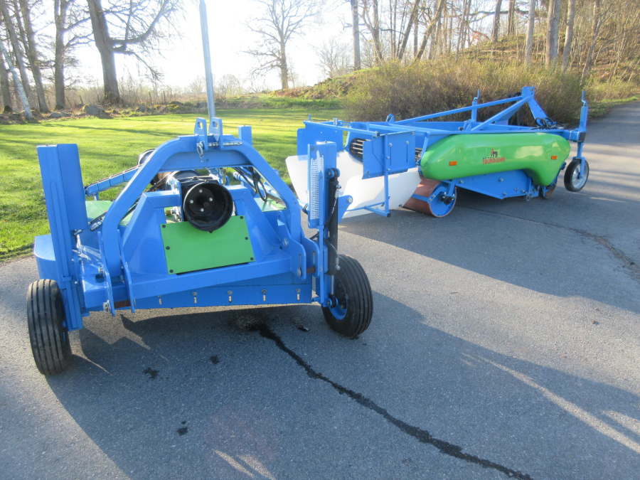 5960 Krukowiak onion windrower and topper