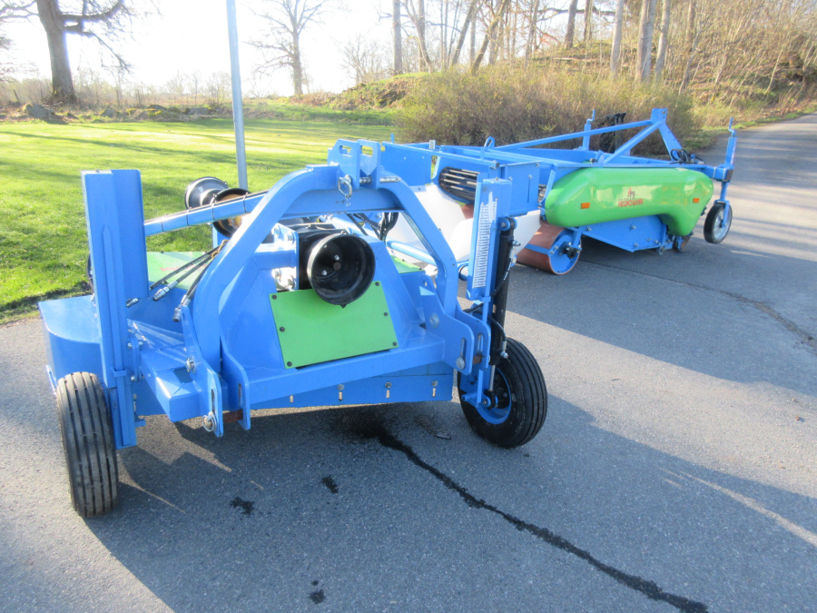 5960 Krukowiak onion windrower and topper