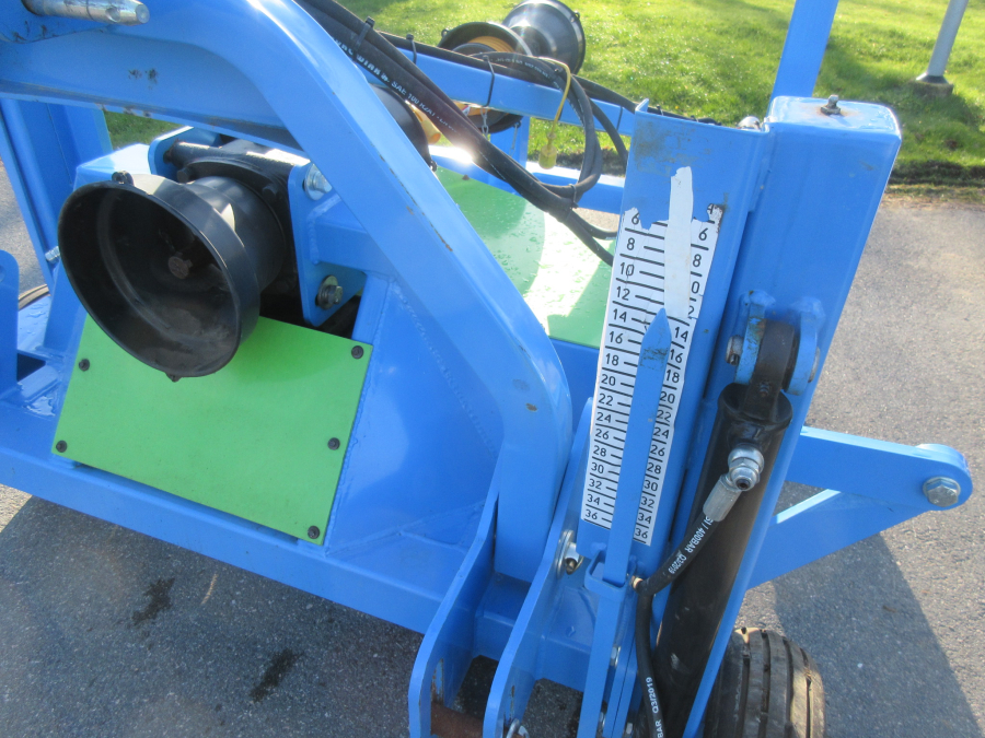 5960 Krukowiak onion windrower and topper