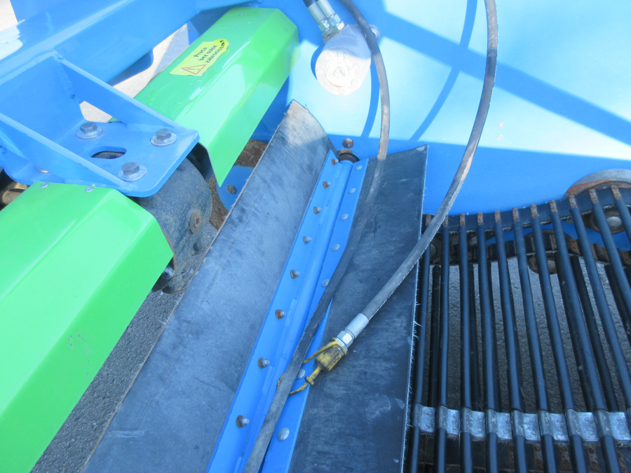 5960 Krukowiak onion windrower and topper