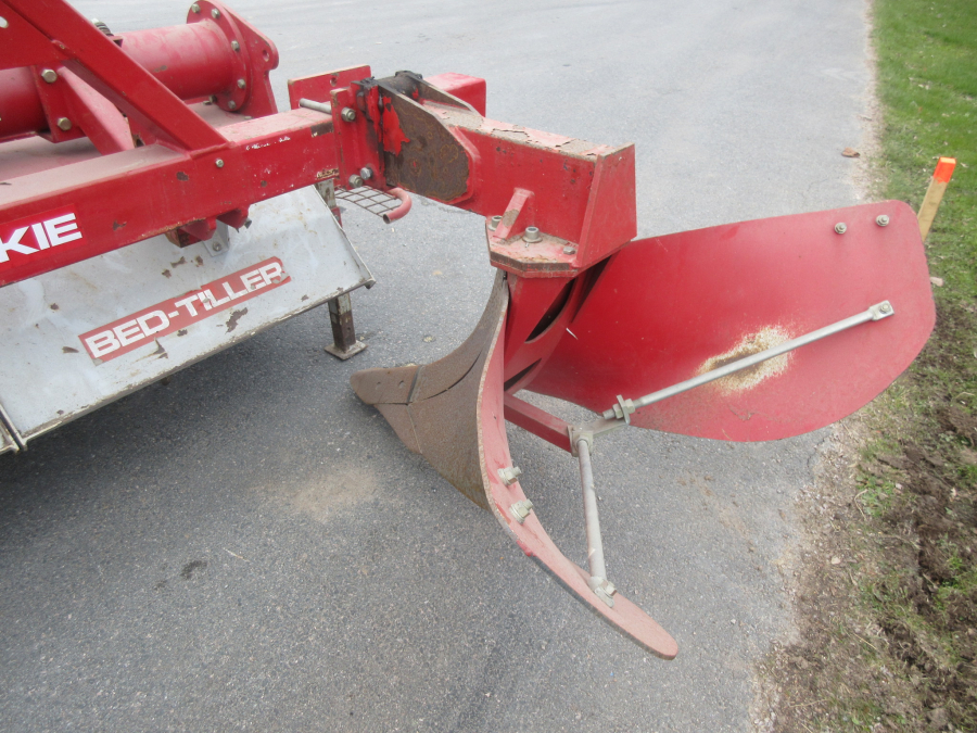 5962 Reekie bed plough with cultivator