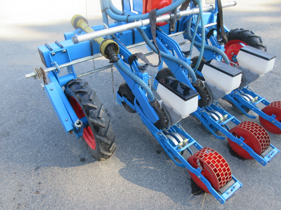5969 Monosem MS precision seeder for vegetables
