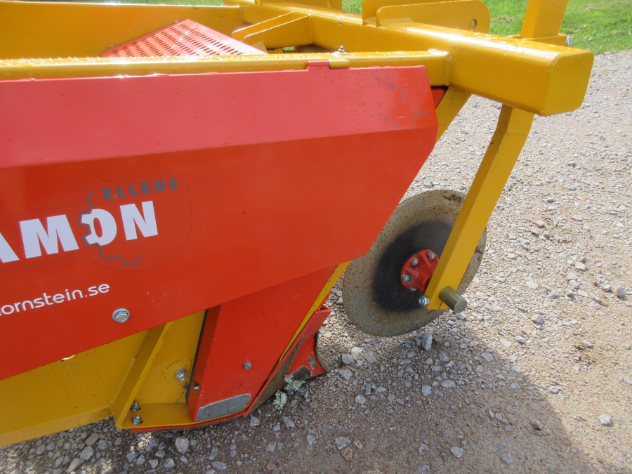 5972 Samon onion windrower 1350 mm web