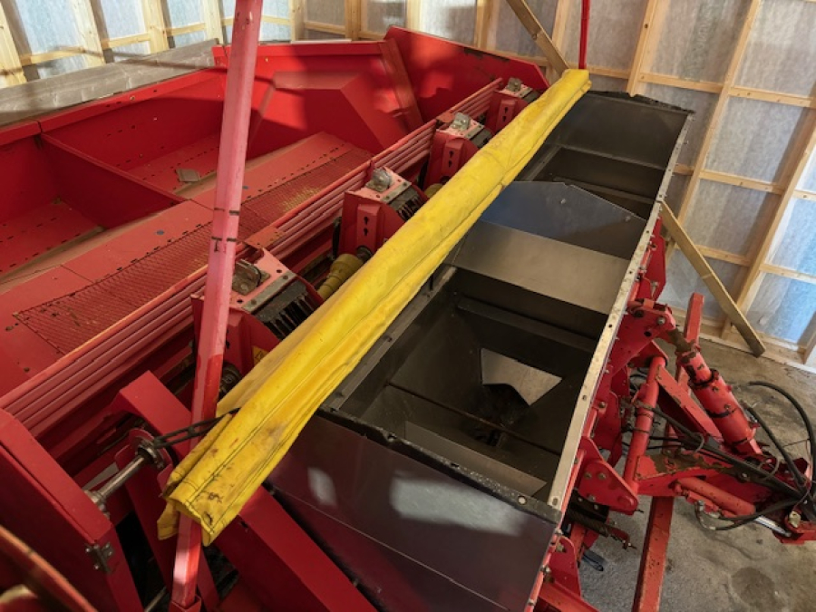 5974 Grimme GL34T potato planter combi